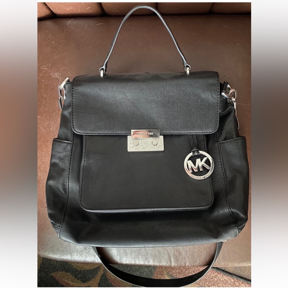 ❤️MICHAEL KORS SOFT BLACK LEATHER  BAG ♥️♥️ - Picture 2 of 12